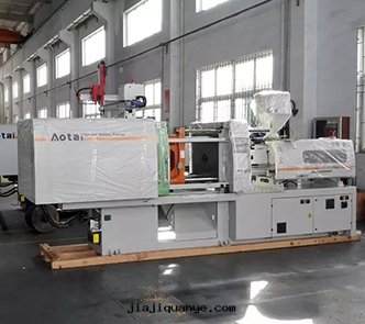 注塑機(jī)裝(zhuāng)箱(xiāng)出(chū)口(kǒu)